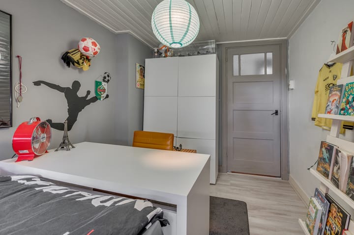 Foto 45 van Pastoor Deckersstraat 1