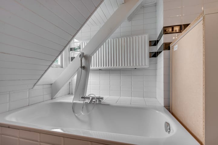 Foto 47 van Pastoor Deckersstraat 1