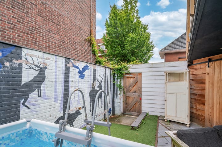 Foto 54 van Pastoor Deckersstraat 1