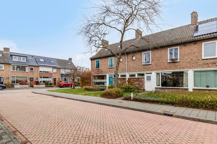 Photo 2 of Biezenstraat 18