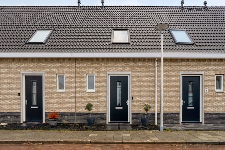 Photo 6 of Julianastraat 8-A