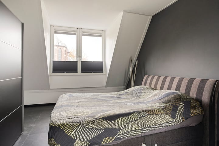 Photo 4 of Julianastraat 8-A