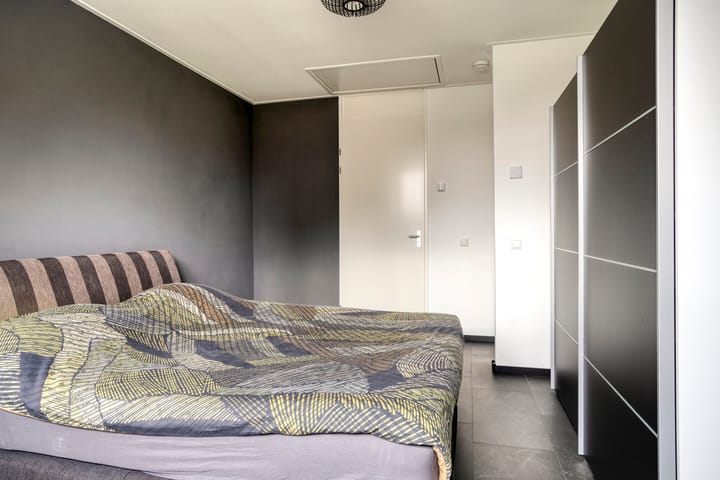 Photo 14 of Julianastraat 8-A