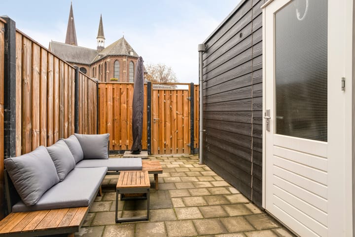 Photo 19 of Julianastraat 8-A