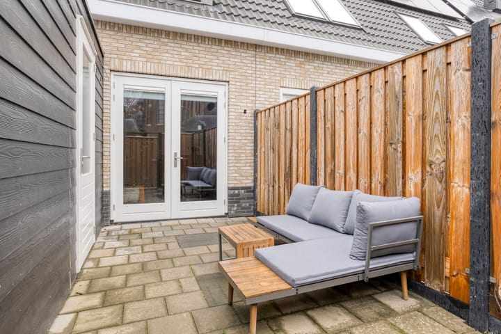 Photo 20 of Julianastraat 8-A