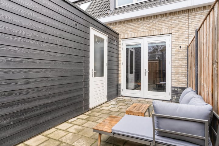 Photo 21 of Julianastraat 8-A