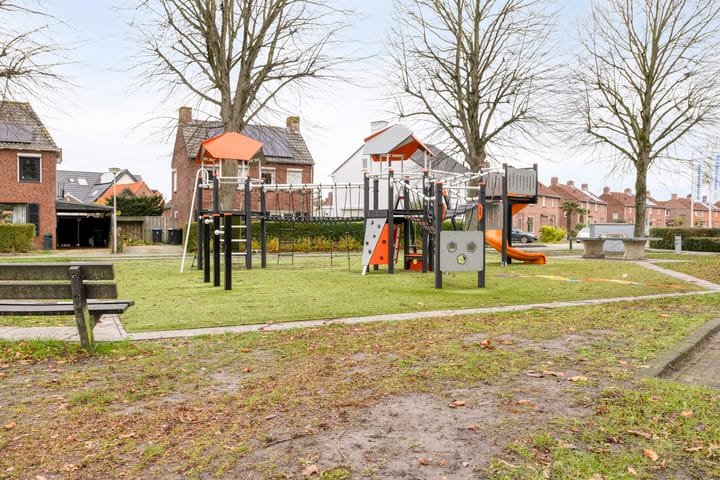 Photo 23 of Julianastraat 8-A