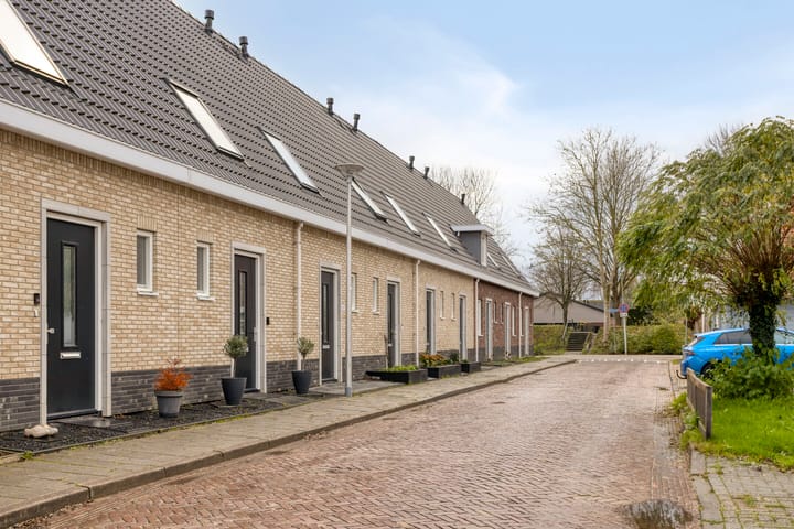 Photo 25 of Julianastraat 8-A