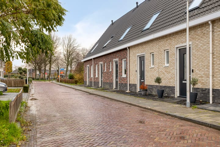 Photo 26 of Julianastraat 8-A