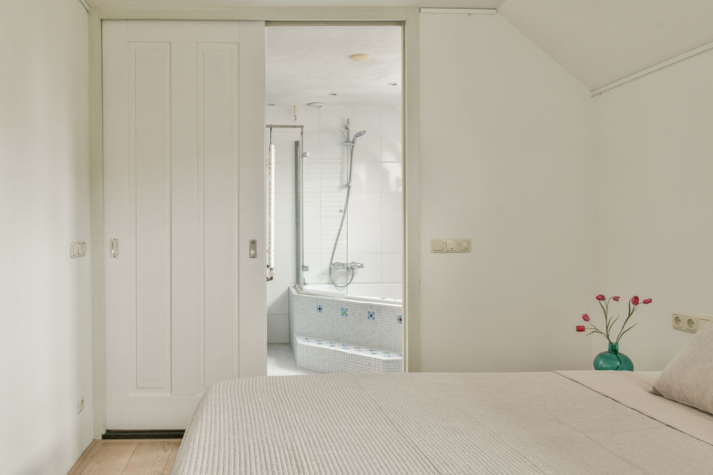 Photo 14 of Michelangelostraat 99-3