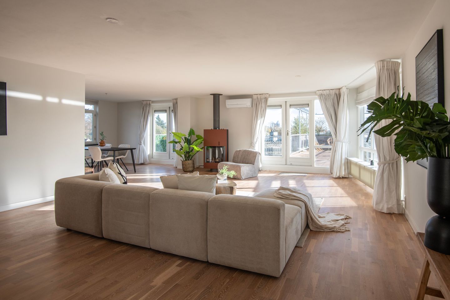 Photo 4 of Hoofdstraat 210-N