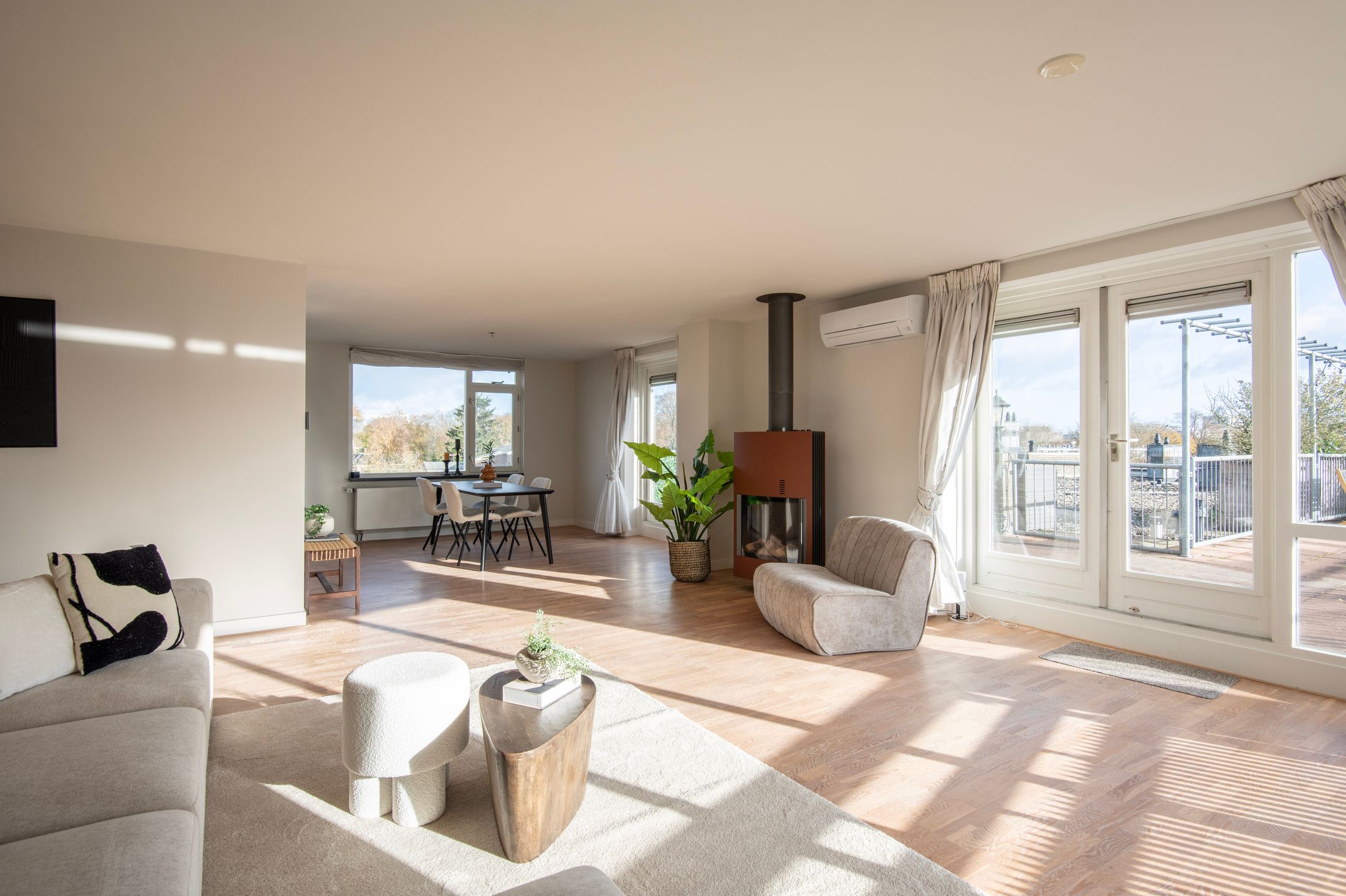 Photo 6 of Hoofdstraat 210-N