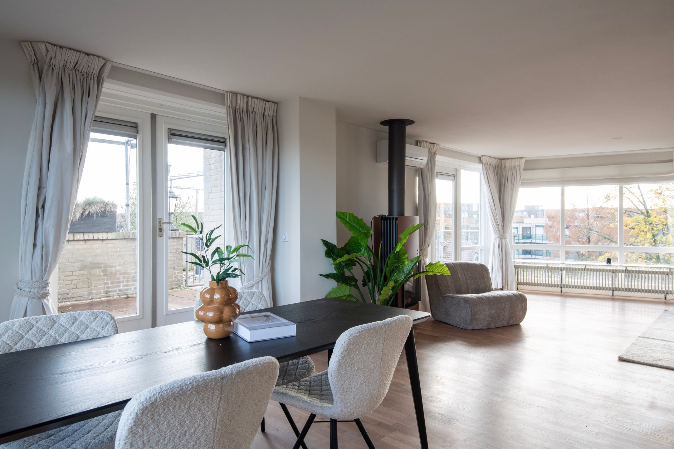 Photo 9 of Hoofdstraat 210-N