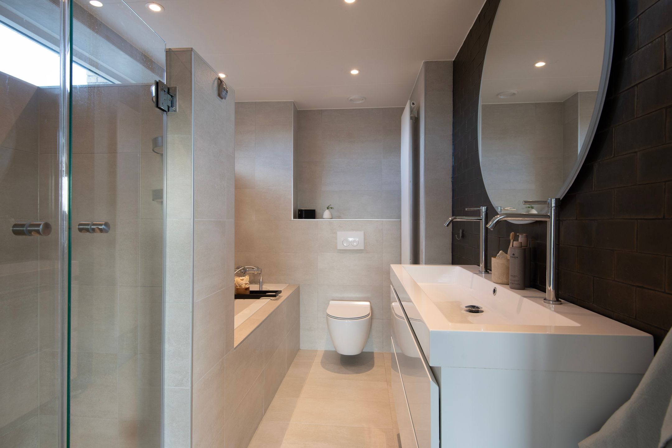 Photo 18 of Hoofdstraat 210-N