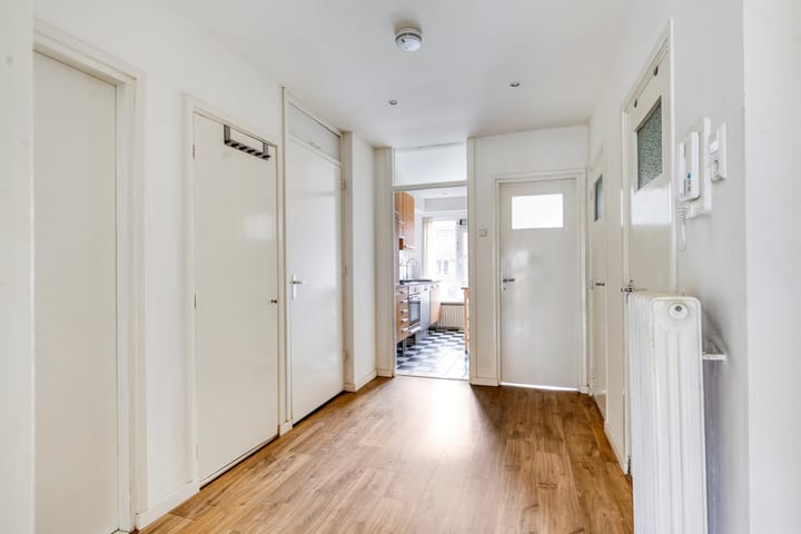 Photo 3 of Moddermanstraat 28