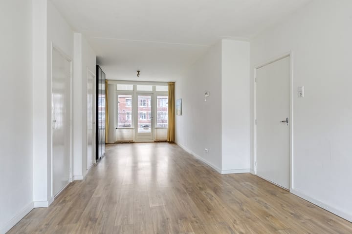 Photo 6 of Moddermanstraat 28