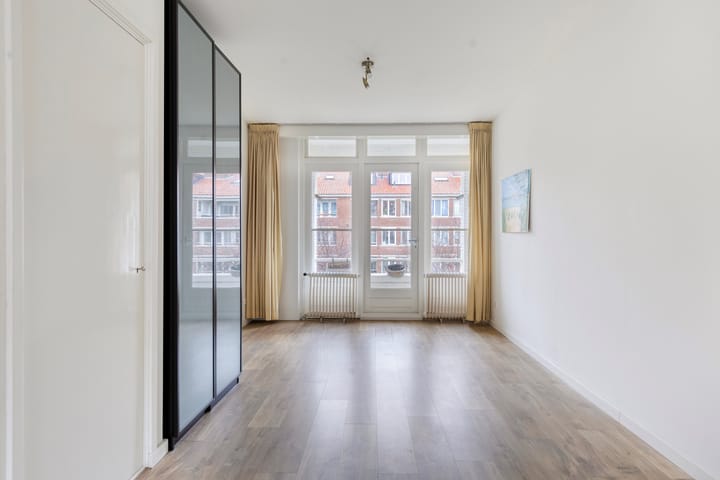 Photo 8 of Moddermanstraat 28