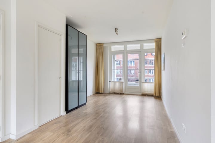 Photo 9 of Moddermanstraat 28