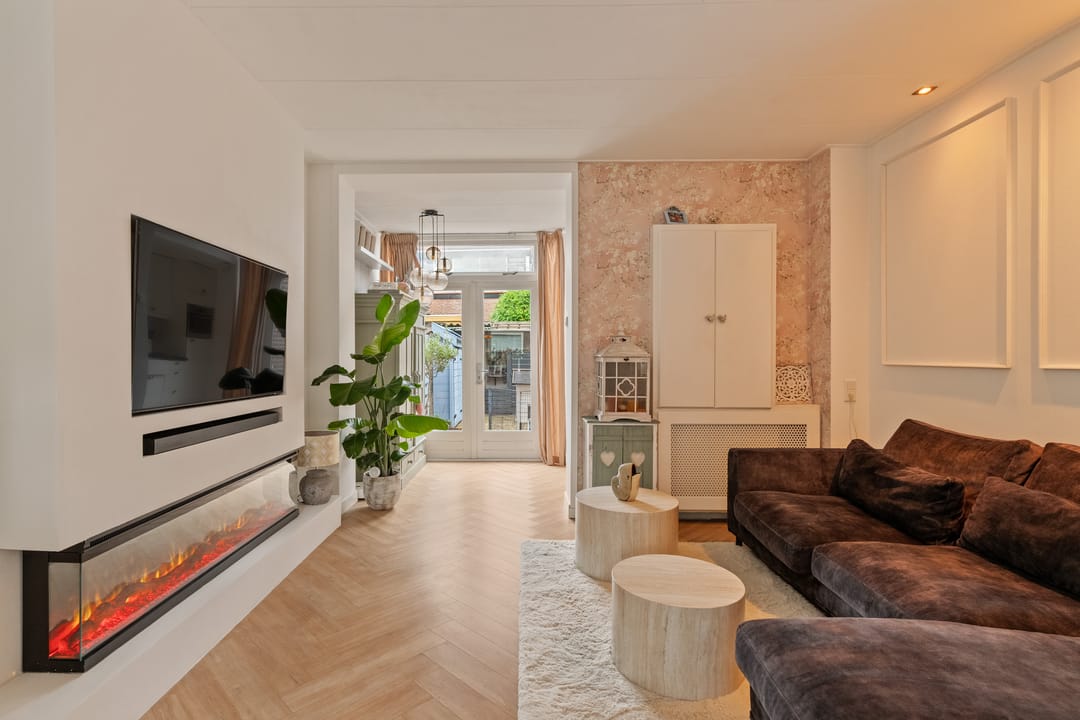 Photo 8 of Wilhelminastraat 26