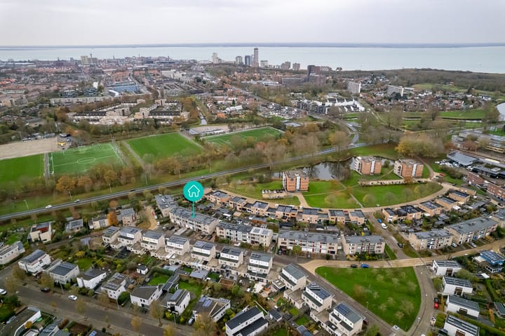 Photo 2 of Suze Groeneweglaan 100