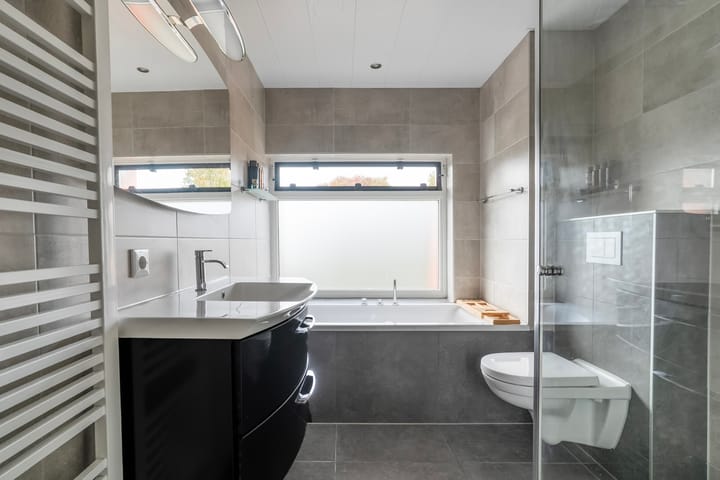 Photo 3 of Verhulststraat 96