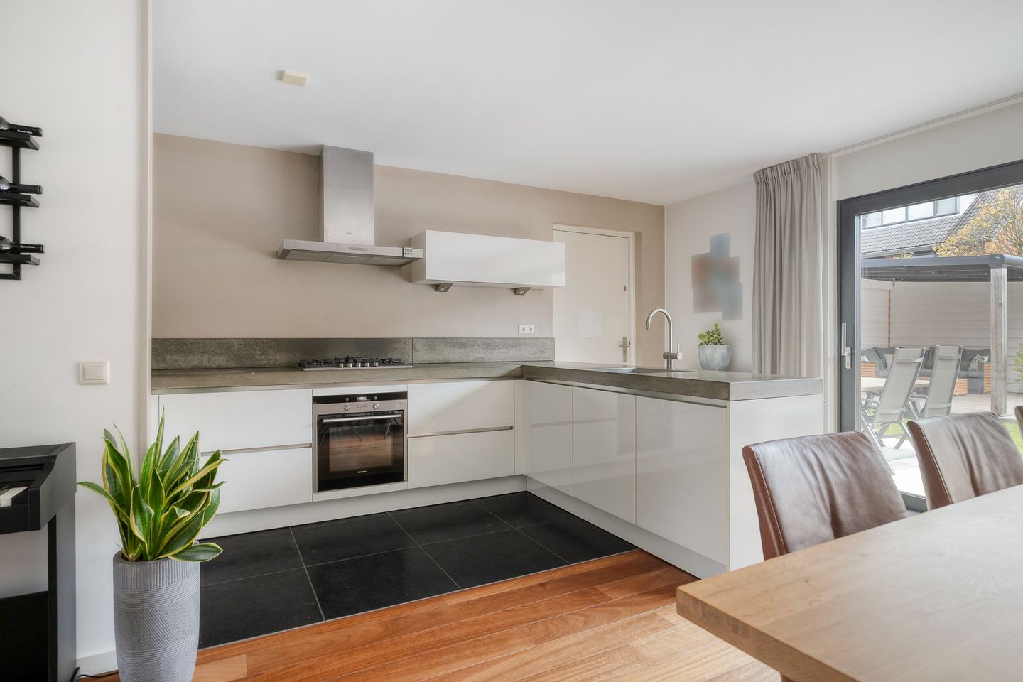 Photo 10 of Stekelvaren 14