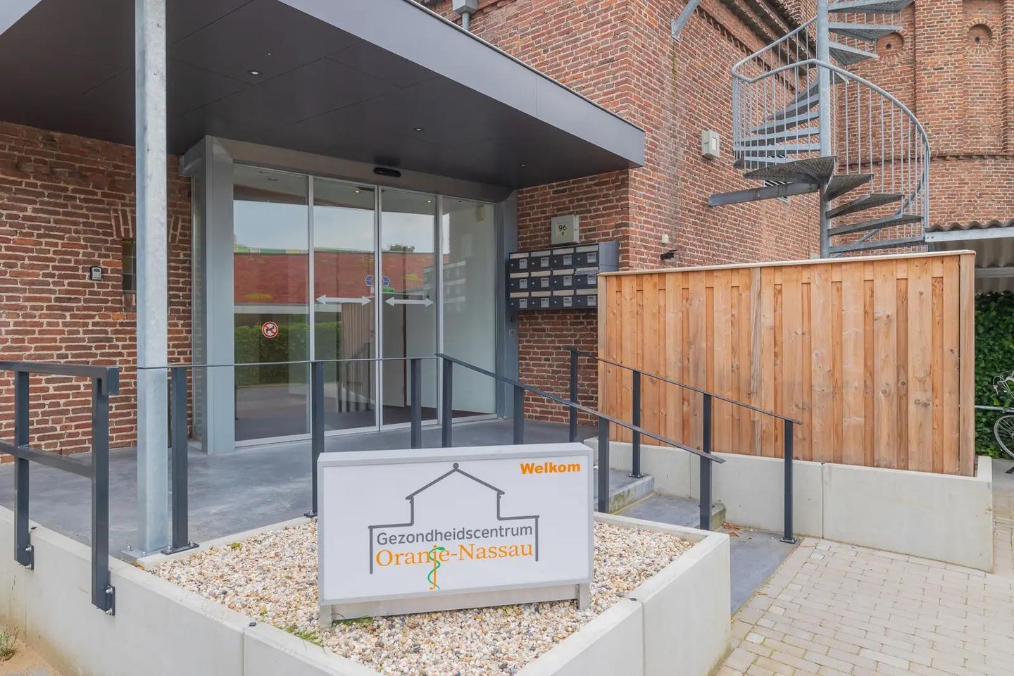 View photo 2 of Oranjelaan 96-B