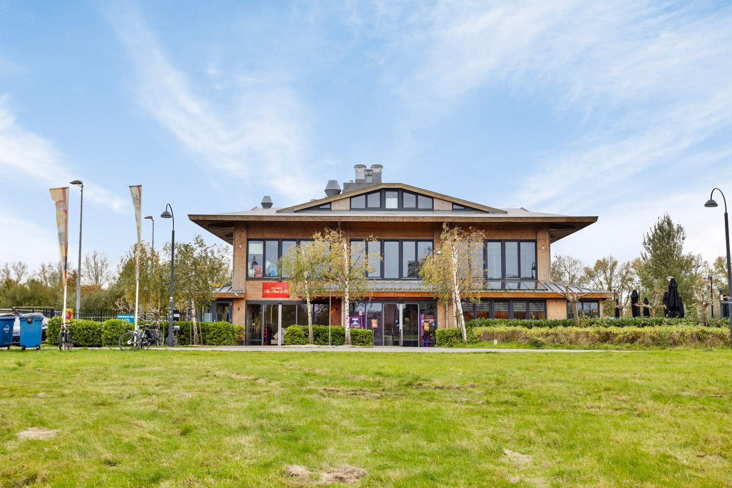 View photo 3 of Reinaldapad 10