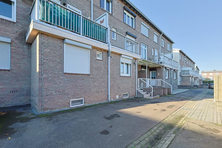 Photo 28 of Charles Vosstraat 5