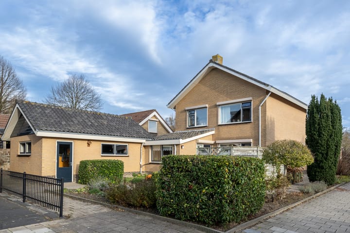 Photo 2 of Schoolstraat 57