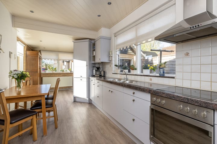 Photo 8 of Schoolstraat 57