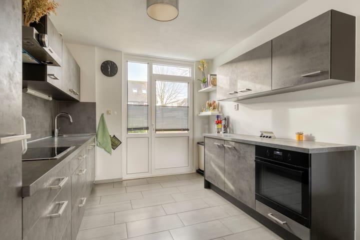 Photo 2 of Glenn Millerweg 82