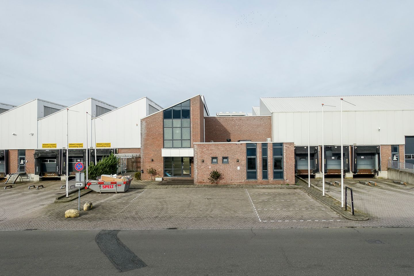 View photo 2 of Venrayseweg 126