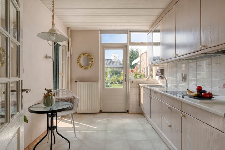 Photo 6 of De Roverestraat 7