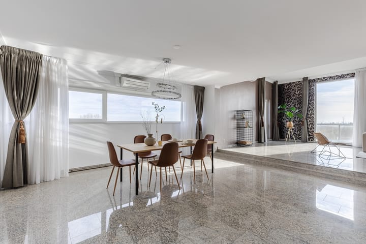 Photo 3 of Bermuda 110