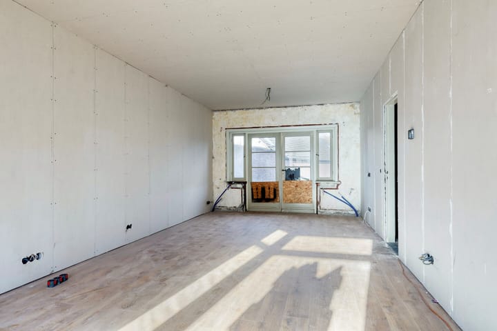 Photo 10 of Julianastraat 35