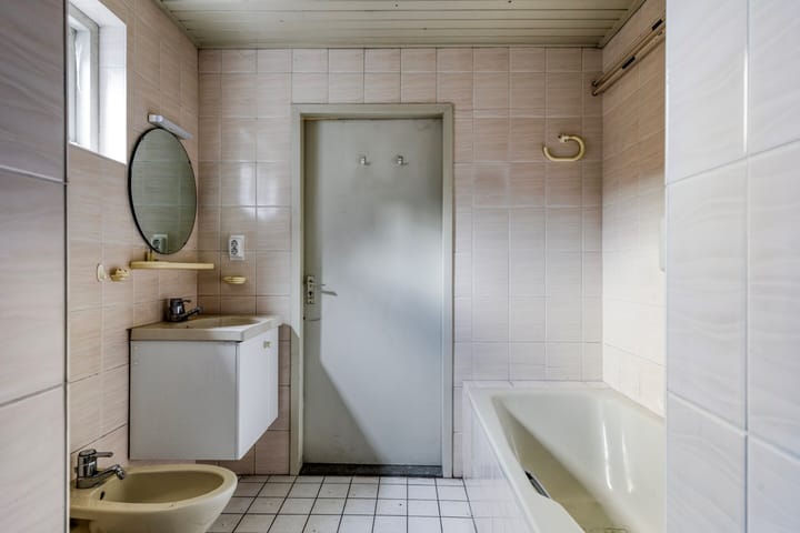 Photo 17 of Julianastraat 35