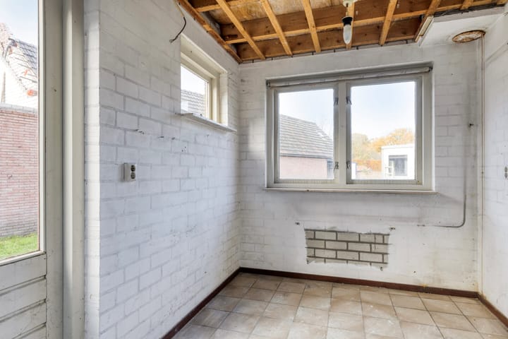 Photo 18 of Julianastraat 35