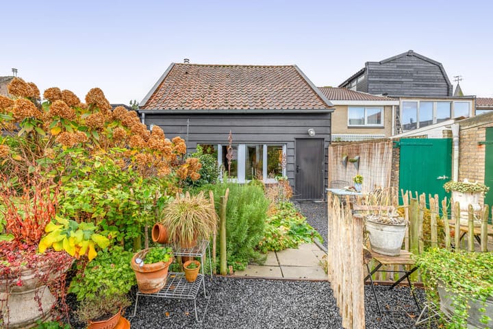 Photo 29 of Voorstraat 13