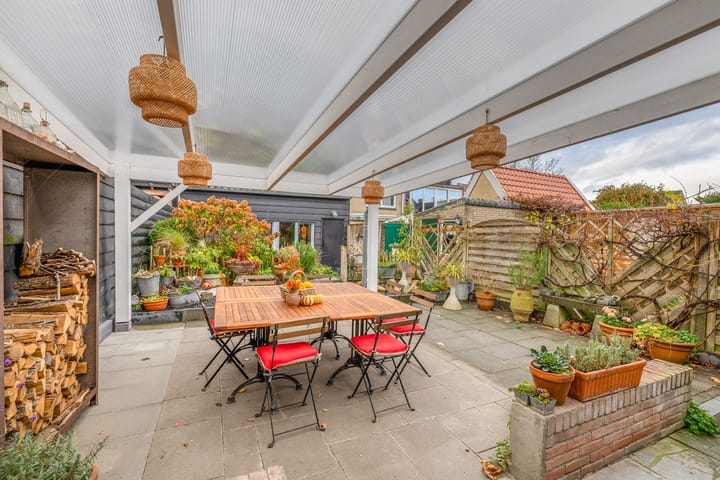 Photo 49 of Voorstraat 13