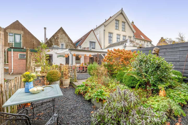 Photo 51 of Voorstraat 13