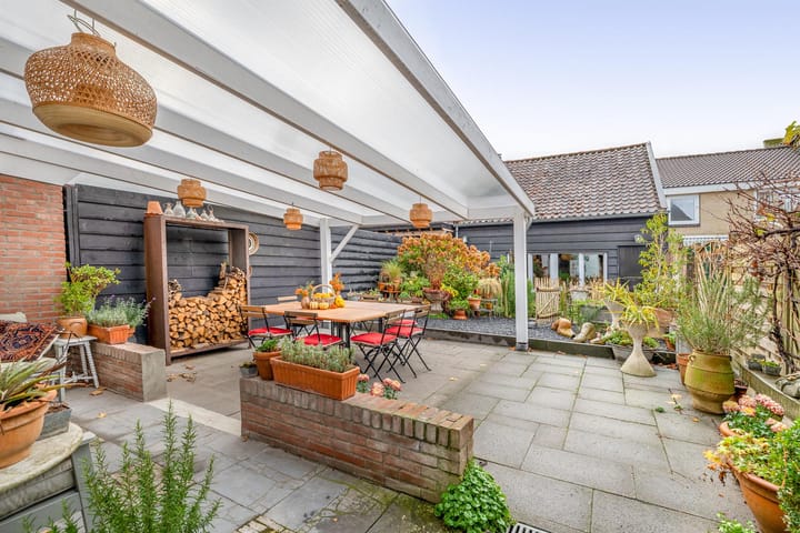 Photo 54 of Voorstraat 13