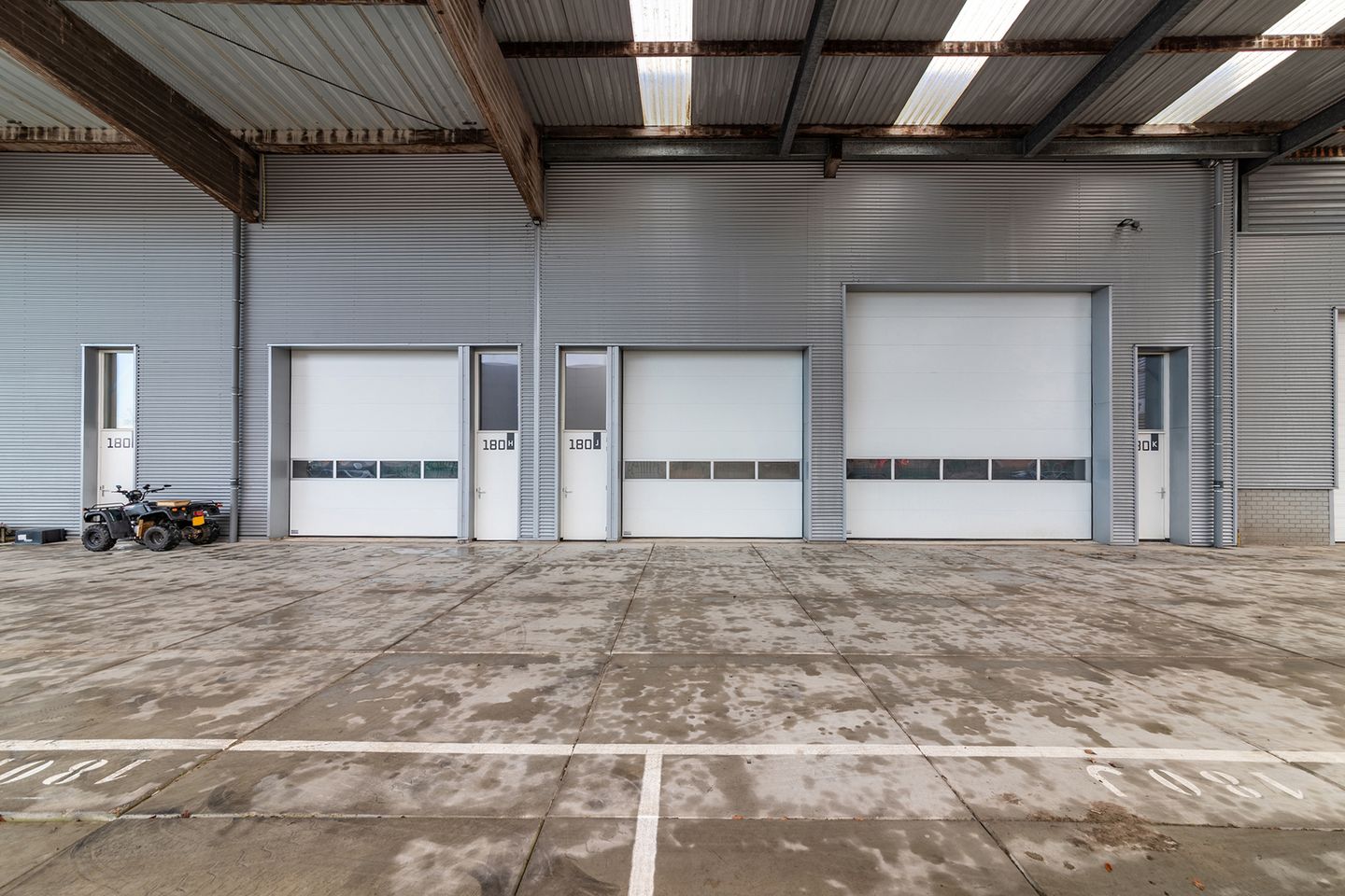 Bekijk foto 1 van Van IJsendijkstraat 180-J