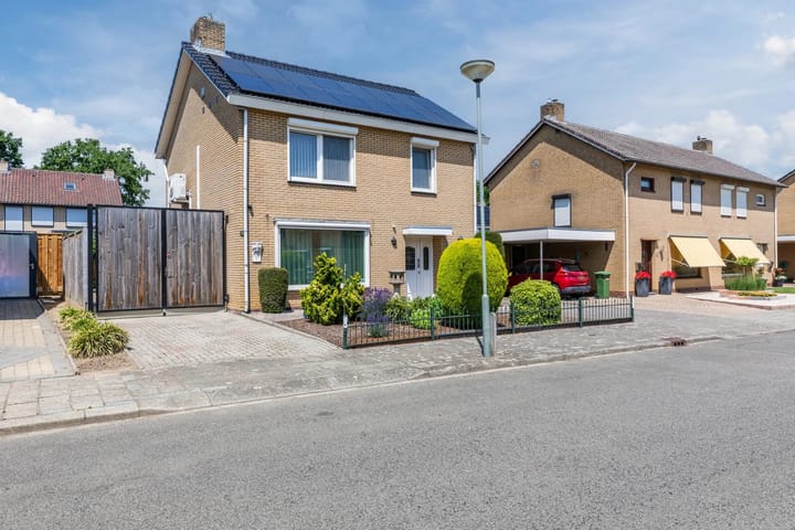 Foto 1 van Rijnaakstraat 10