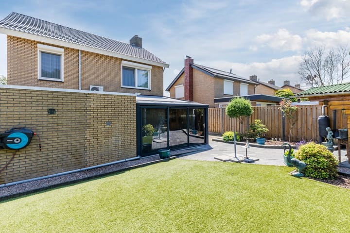 Foto 29 van Rijnaakstraat 10