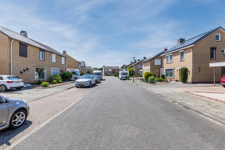 Foto 32 van Rijnaakstraat 10