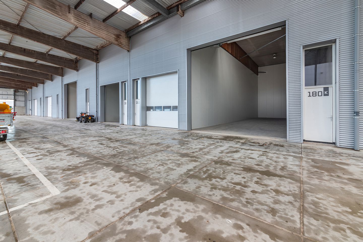 View photo 3 of Van IJsendijkstraat 180-K