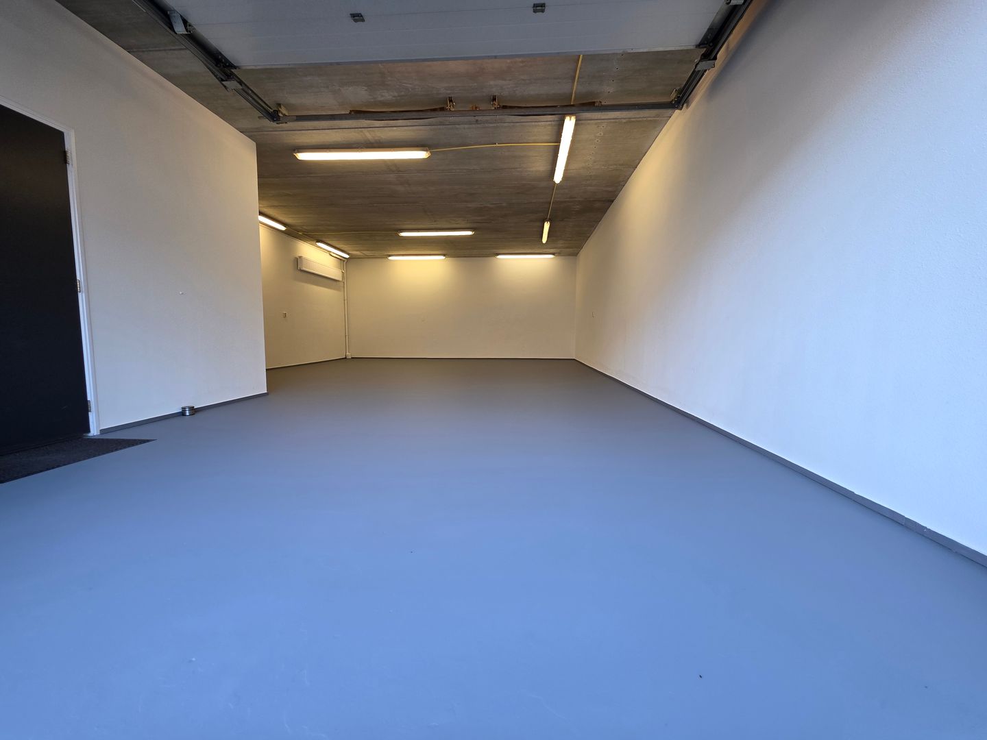 View photo 2 of Ampèrestraat 11-J