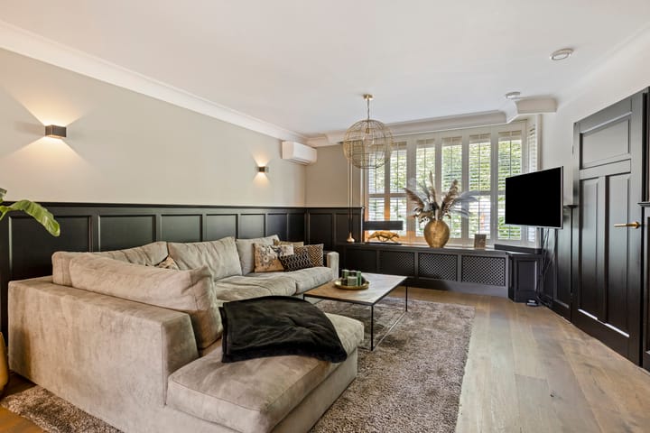 Photo 2 of Haringvliet 6