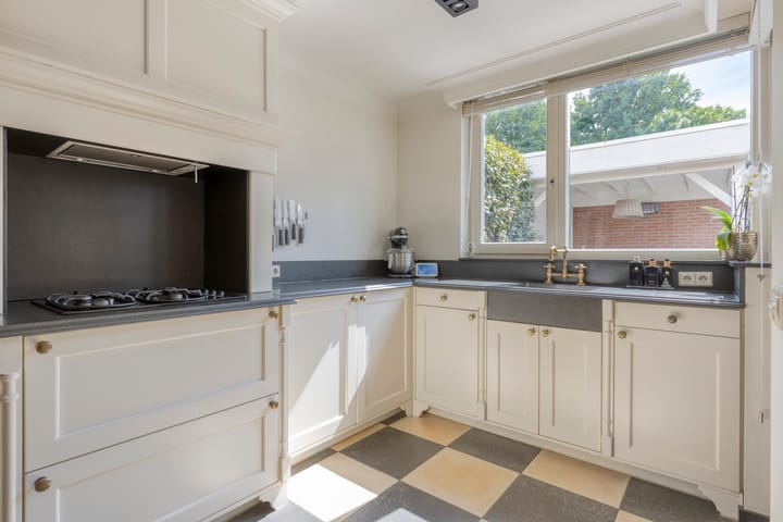 Photo 10 of Haringvliet 6